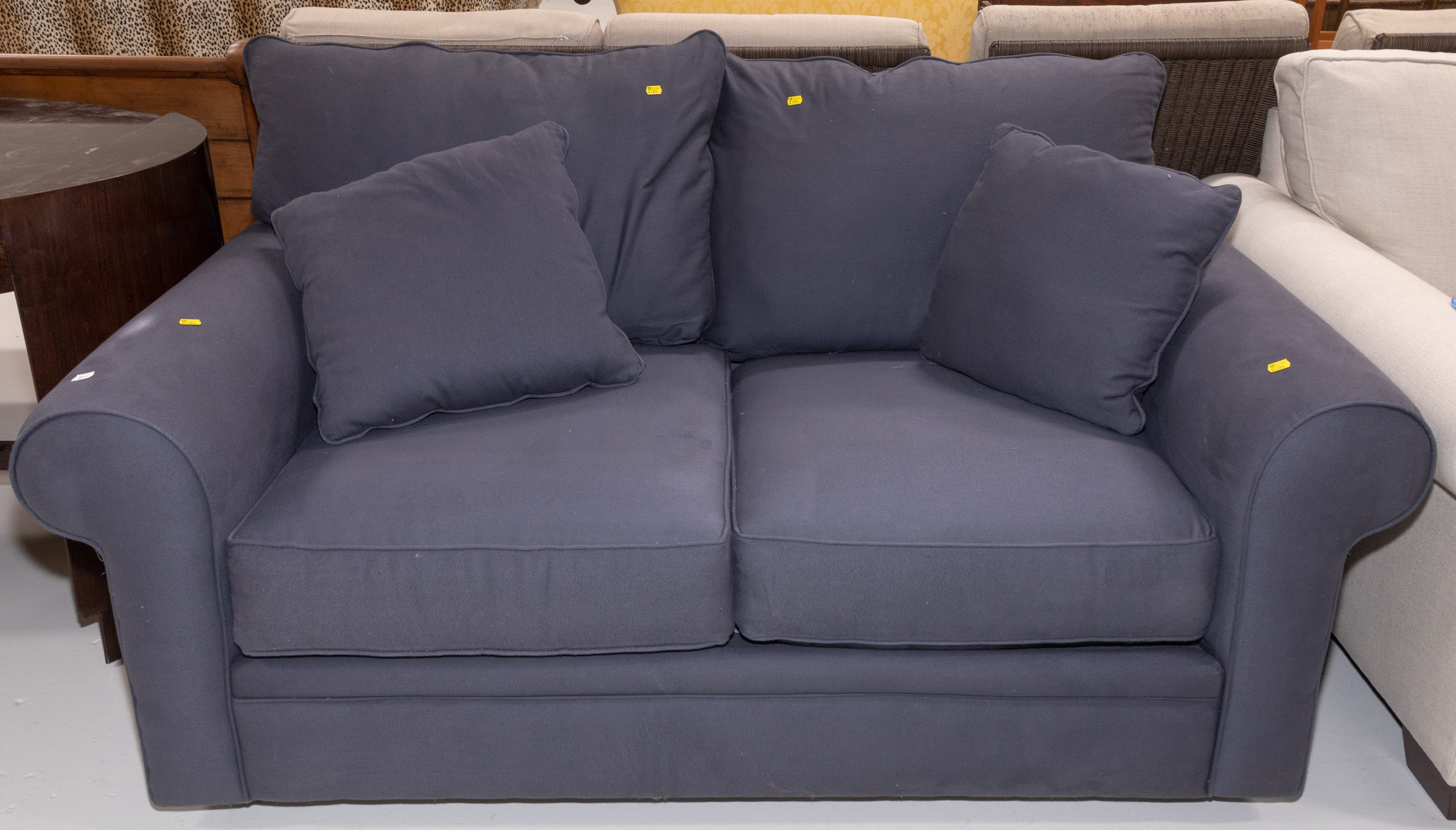 UPHOLSTERED LOVE SEAT Contemporary.