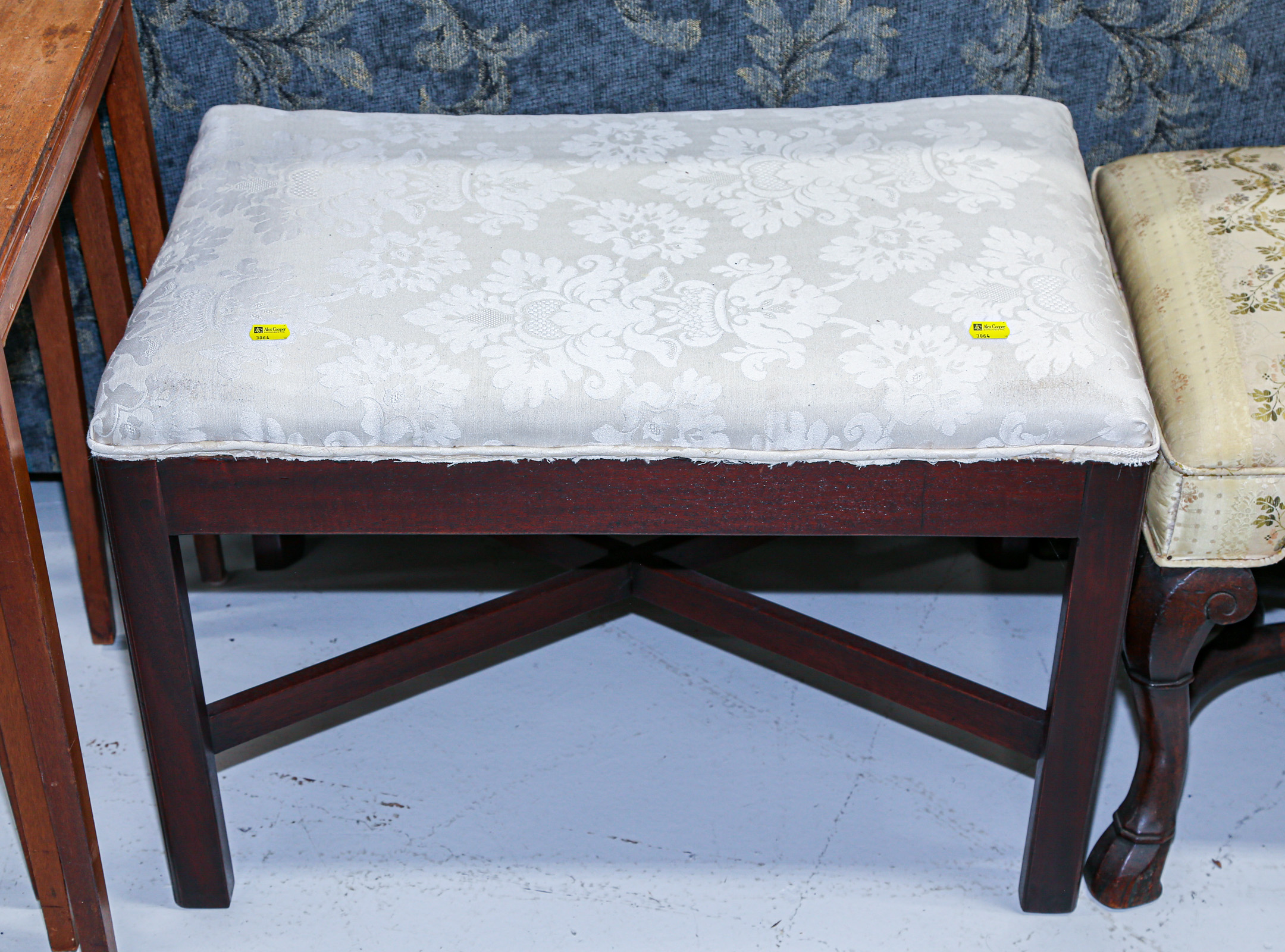 UPHOLSTERED MAHOGANY VANITY BENCH