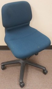 UPHOLSTERED SWIVEL OFFICE CHAI
