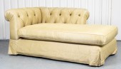 UPHOLSTERED TUFTED DAYBED / FA