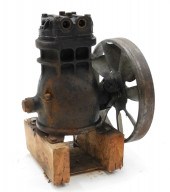UPRIGHT FLY WHEEL STEAM ENGINE