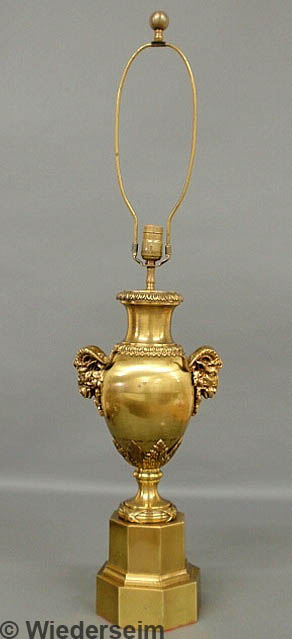 Urn form brass table lamp with