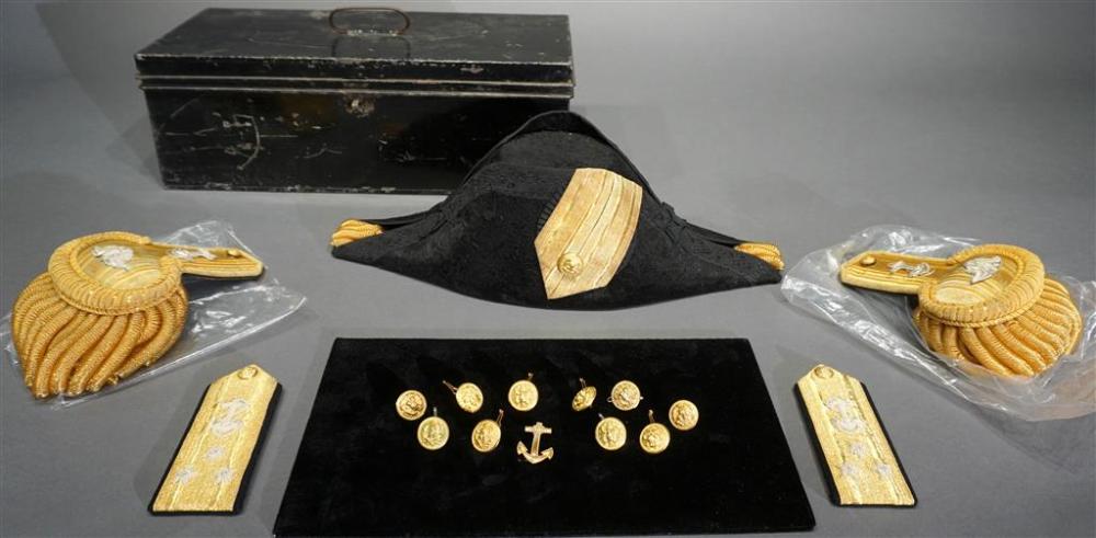 US NAVY CASED DRESS SET,