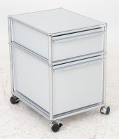 USM HALLER WHITE CHROME & FORM