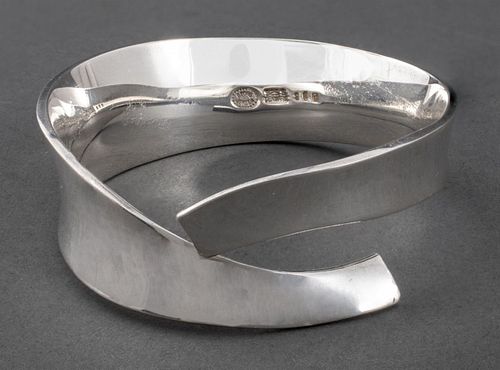 V. TORUN FOR GEORG JENSEN MOBIUS