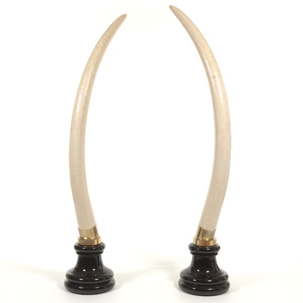 VALENTI VINTAGE MONUMENTAL PAIR