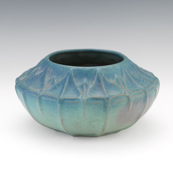 VAN BRIGGLE BOWL 5" x 10" Van