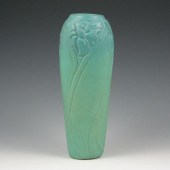 Van Briggle floral vase in Min