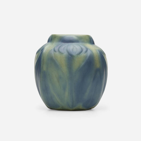 Van Briggle Pottery. Vase with cone