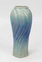 VAN BRIGGLE POTTERY VASEVan Br