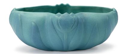 VAN BRIGGLE  'Tulip' centerpiece