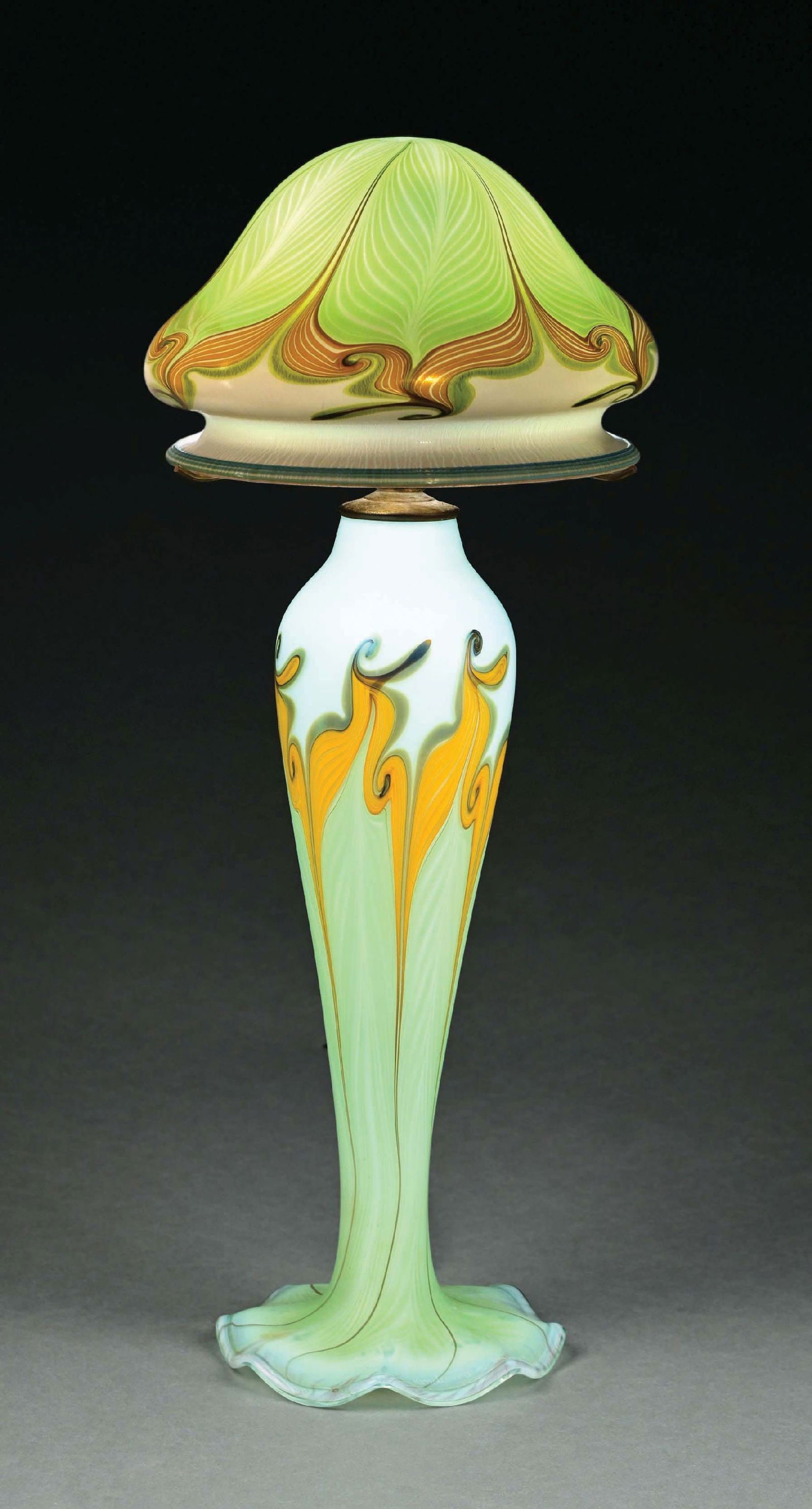 VANDERMARK PULLED FEATHER ART GLASS