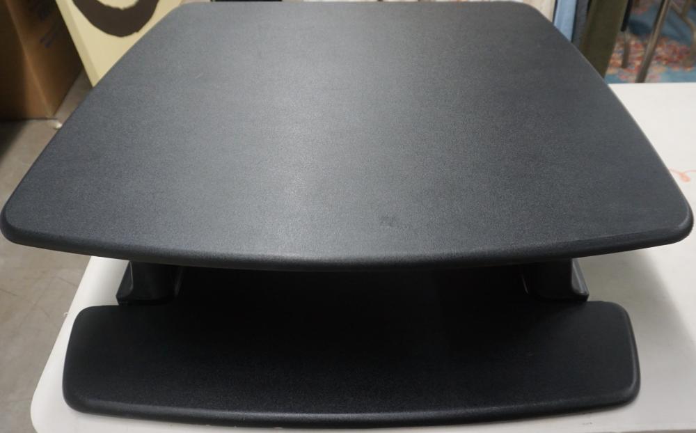 VARIDESK PRO 30 SIT-STAND DESKTOP