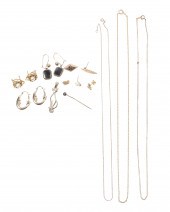 Varied gold earring, necklace