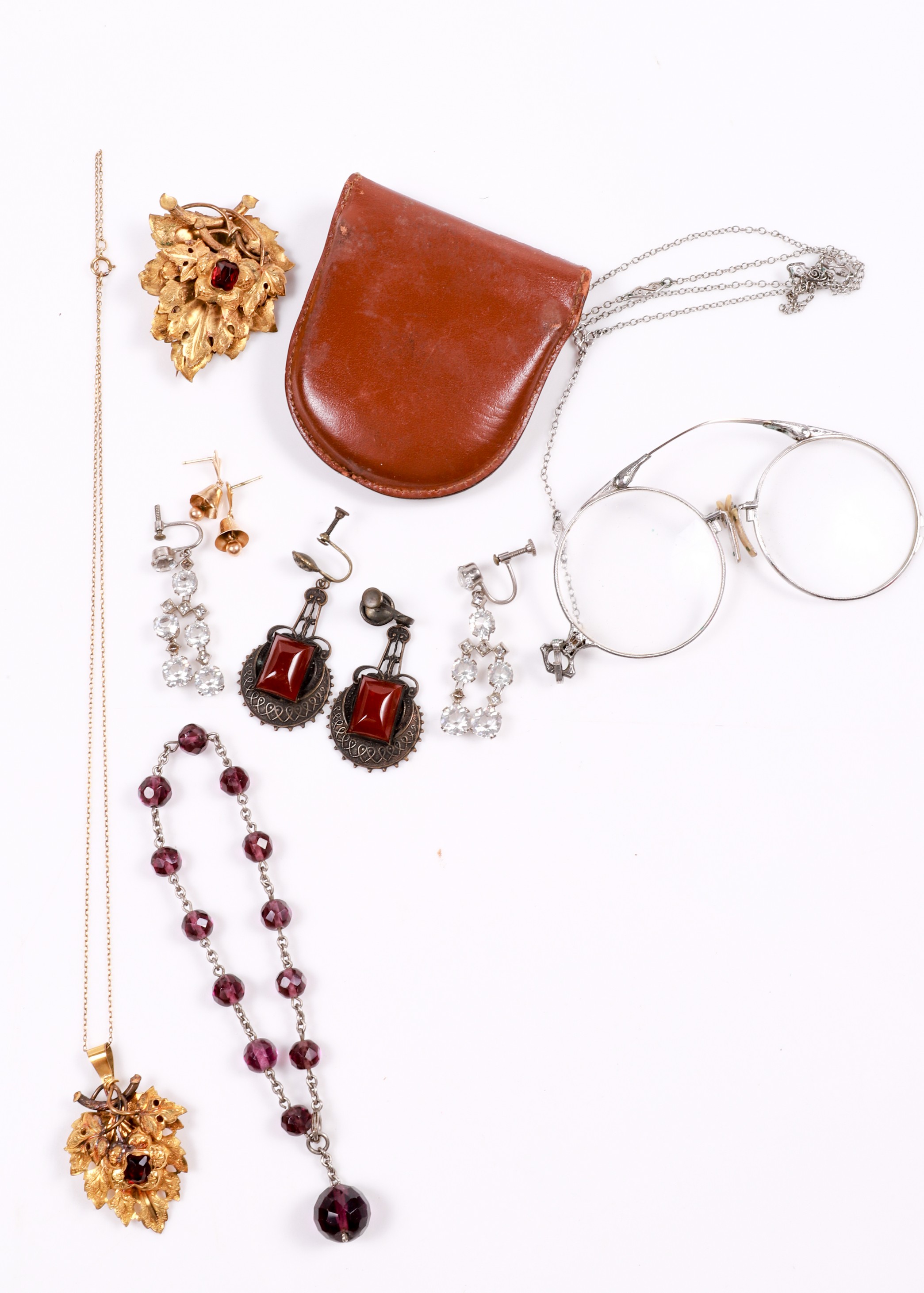 Various antique and vintage jewelry