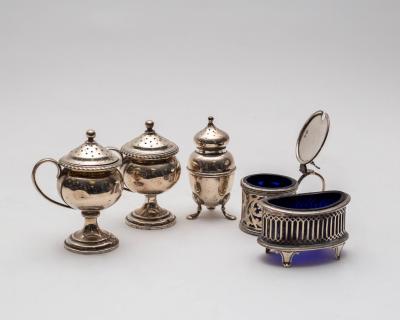 Various silver condiments, mainly