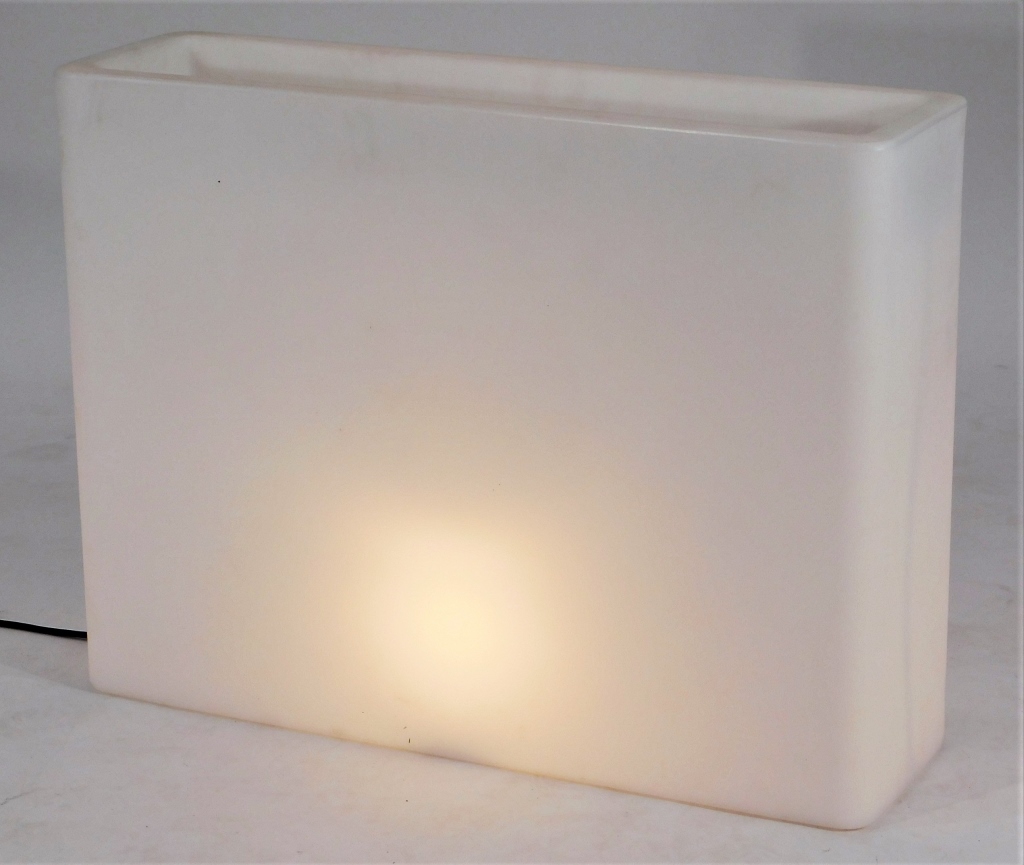 VASARI WHITE MOLDED PLASTIC