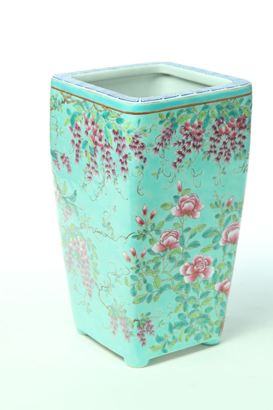 VASE.  China  20th century 