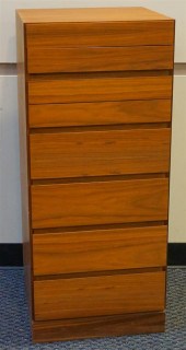 VATNE MOBLER TEAK SIDE CHEST,
