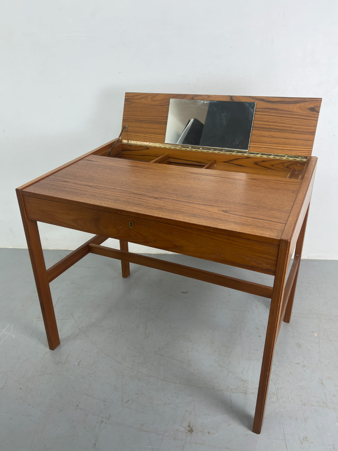 Vatner Mobler Teak writing Desk
