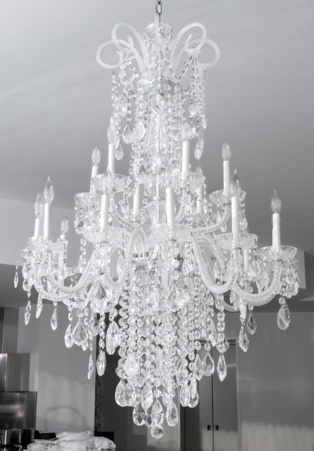 VENETIAN STYLE 18-ARM CRYSTAL
