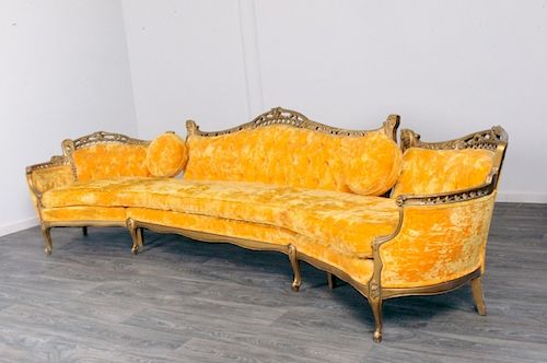 VENETIAN STYLE SECTIONAL