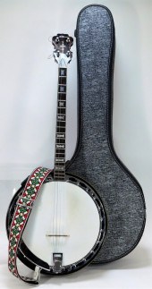 VENTURA TENOR 4 STRING RESONAT