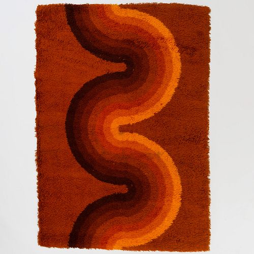 VERNER PANTON RUGWith a