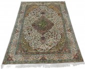 VERY FINE PERSIAN TABRIZ RUG 1