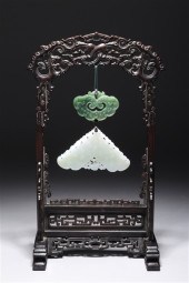 Very finely carved Chinese whi