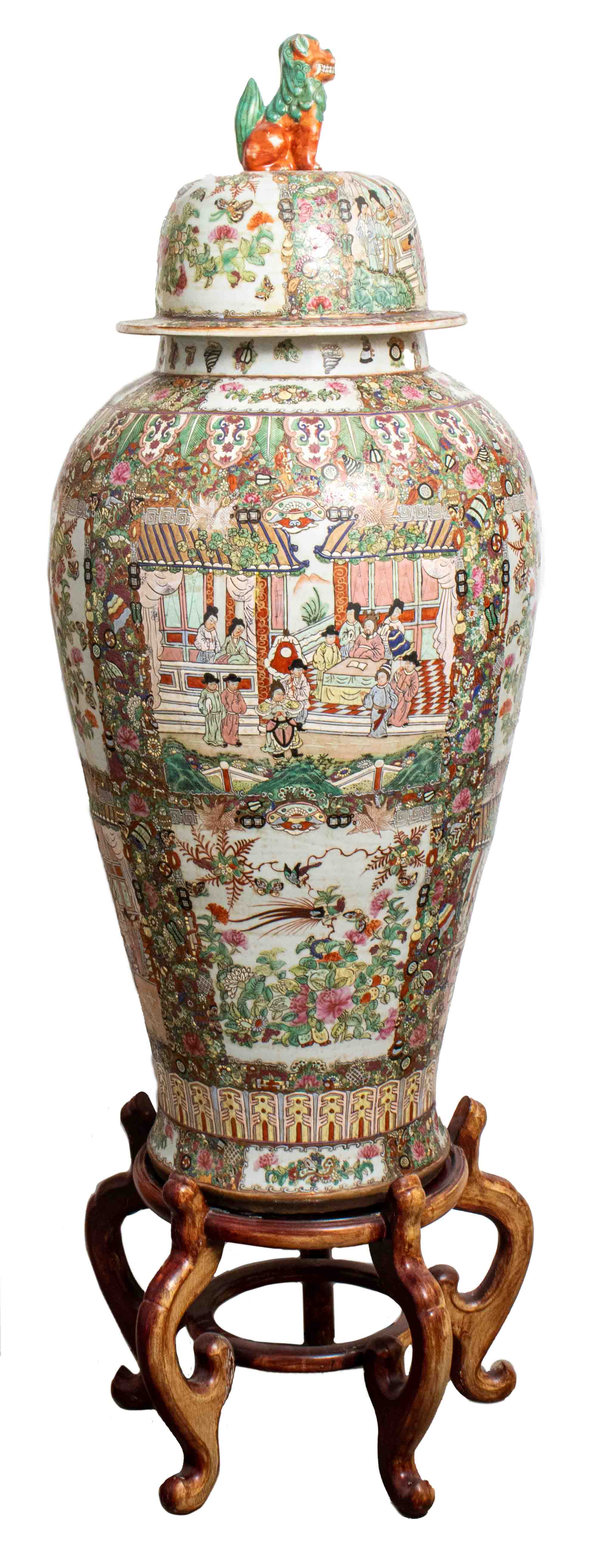 VERY LARGE CHINESE ROSE MEDALLION