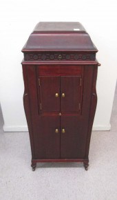 VICTOR VICTROLA MAHOGANY PHONO