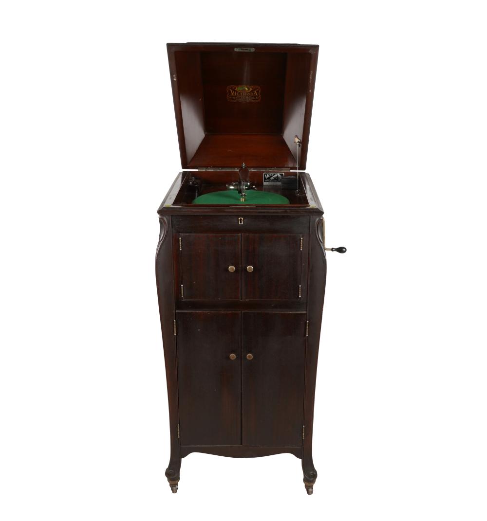 VICTOR VICTROLA TALKING MACHINEwith