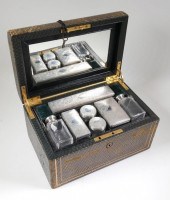 VICTORIAN 1876 TRAVELING VANIT