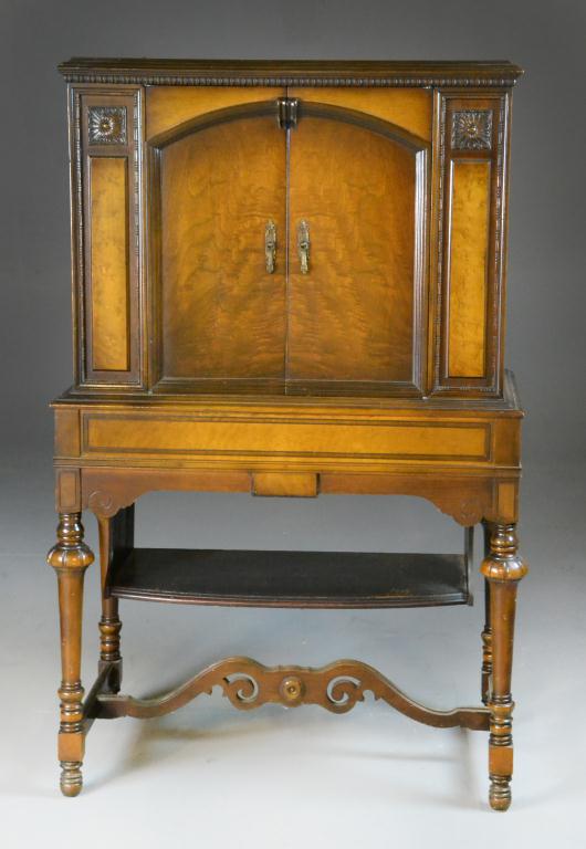 Victorian 2-Door Walnut