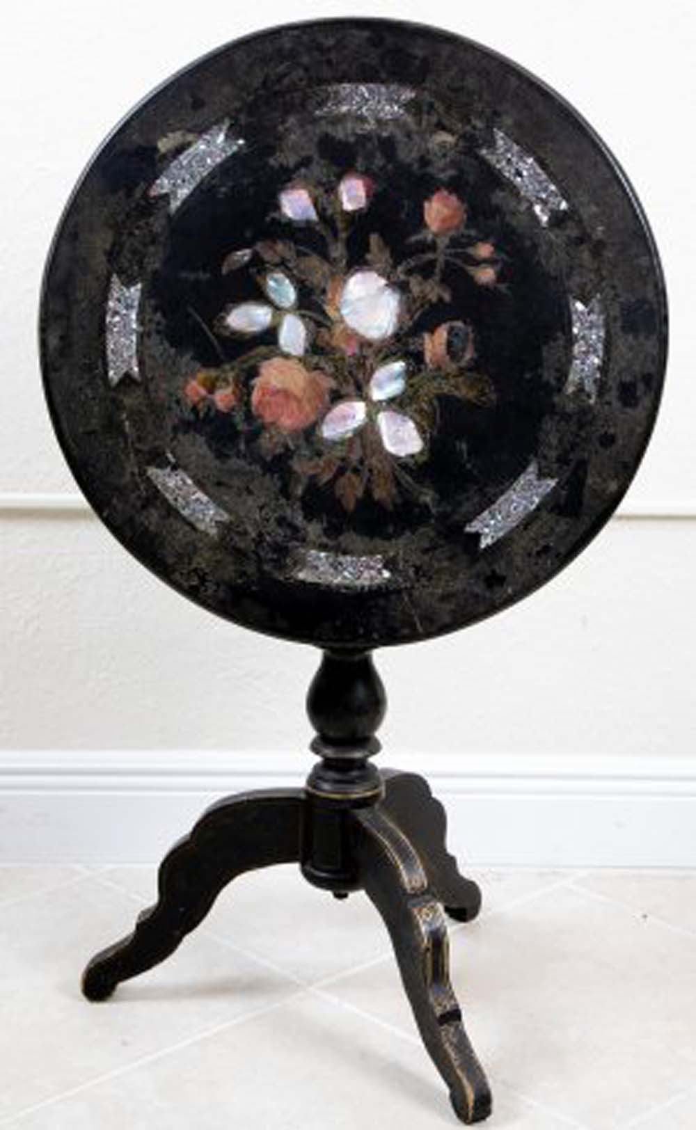 VICTORIAN BLACK LACQUER TILT-TOP
