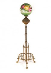VICTORIAN BRASS ORGAN LAMPVict