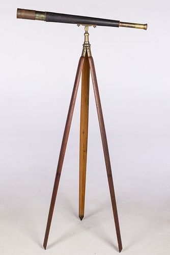 VICTORIAN BRASS TELESCOPE ON