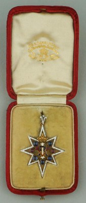 VICTORIAN BRITISH PENDANT WITH