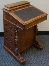 VICTORIAN BURL WALNUT DAVENPOR
