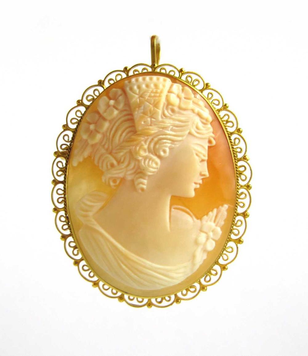 VICTORIAN CAMEO AND FOURTEEN