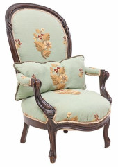 VICTORIAN CARVED &AMP; NEEDLEP