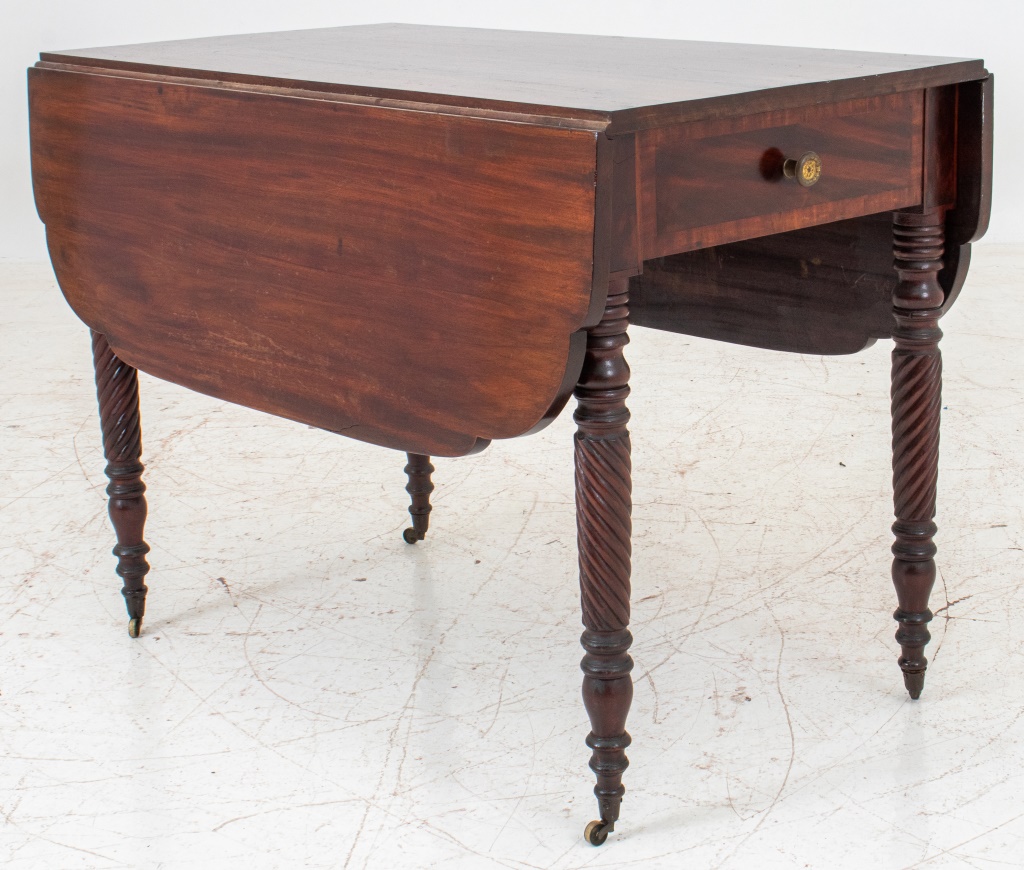VICTORIAN CARVED MAHOGANY