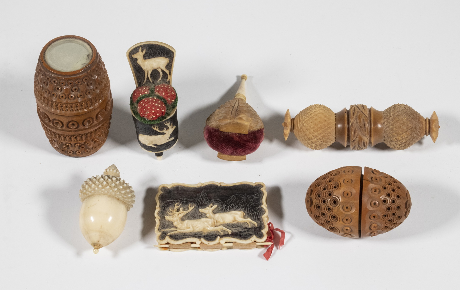 VICTORIAN CARVED NOTION