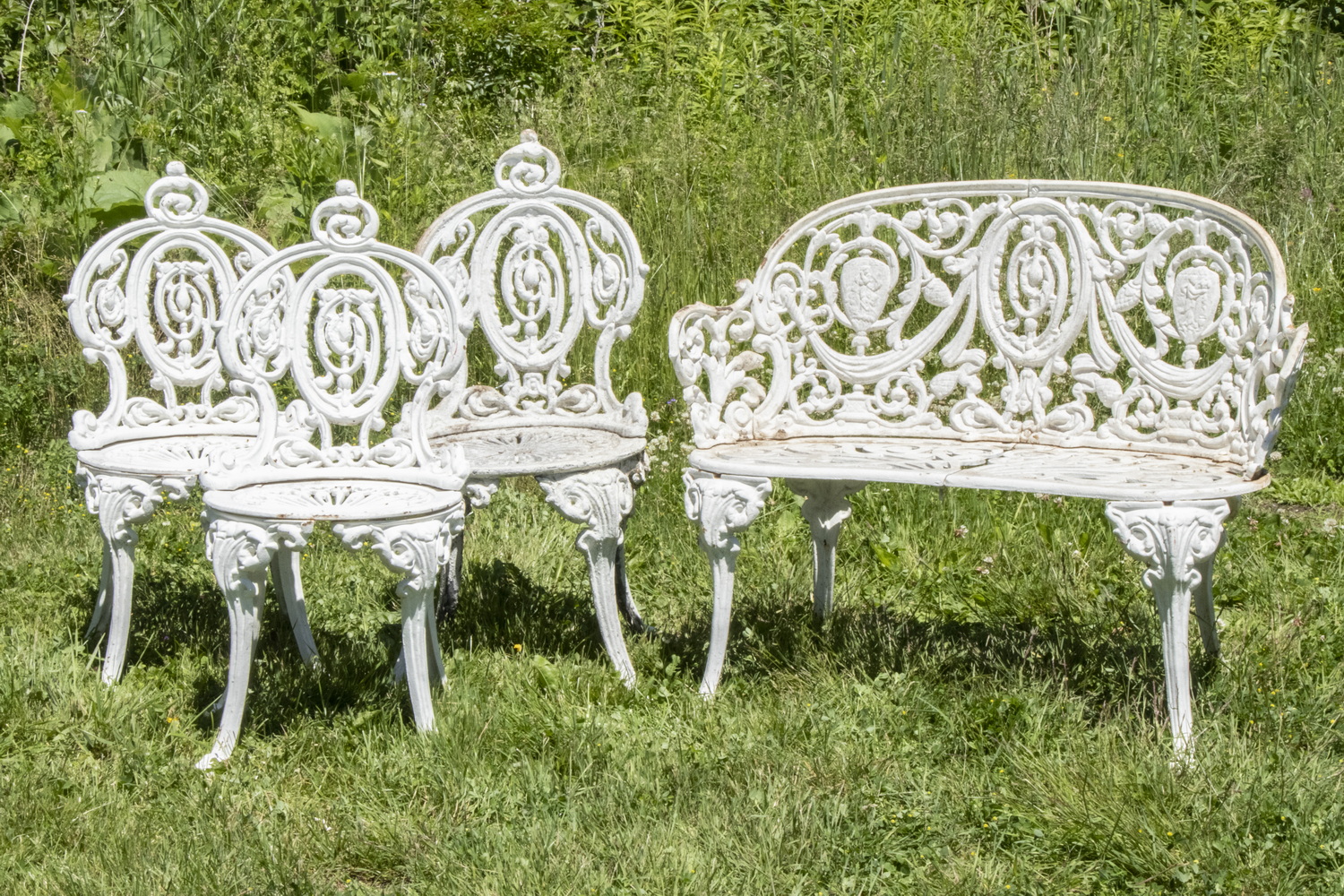 VICTORIAN CAST IRON GARDEN SET 19th
