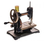 VICTORIAN CHILDS SEWING MACHIN