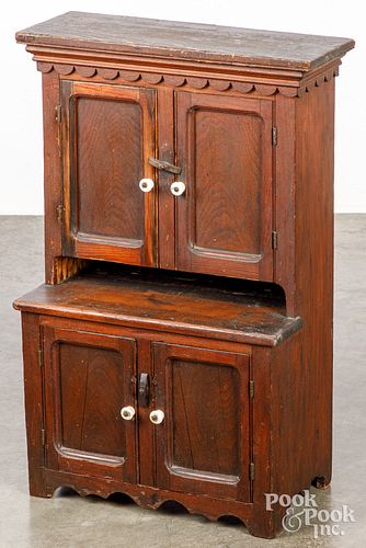 VICTORIAN CHILD'S STEPBACK