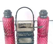 VICTORIAN CRANBERRY SALT AND P