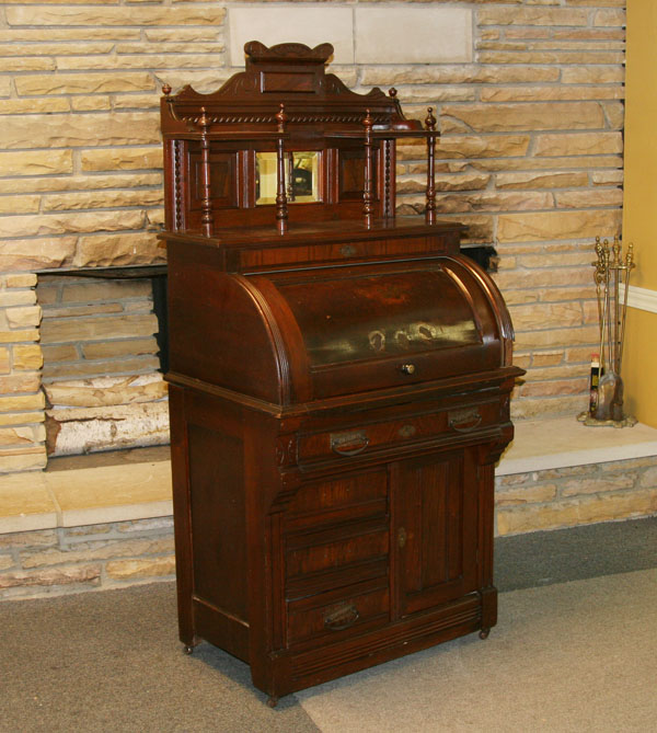 Victorian cylinder roll desk with