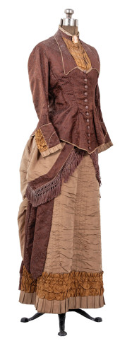 VICTORIAN DRESS AND MANNEQUIN